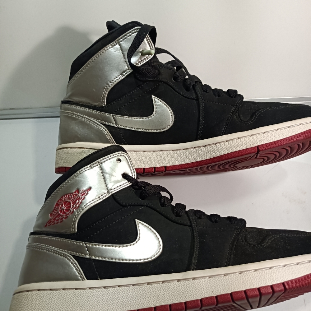 Men's Jordan Retro 1  size 7.5